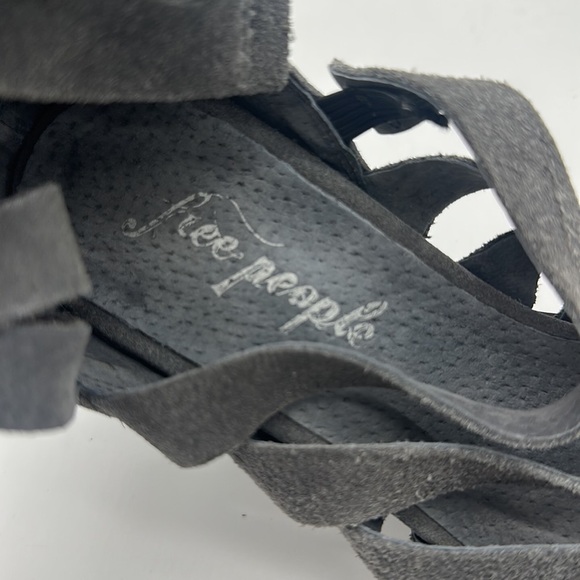 Free People Cayman Strappy Hybrid Gray Suede Open Toe Chunky  Heels 38 (US Sz 7) - Picture 12 of 14